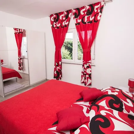 Apartment Jomarko - Spacious Apartment For 6 In Trogir Apartamento Trogir