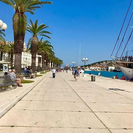 Jomarko - Spacious For 6 In * Trogir