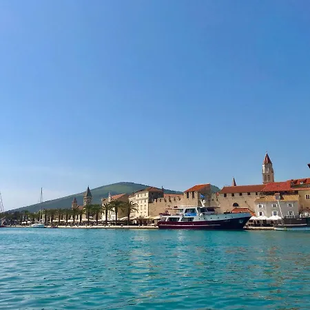 Apartamento Apartment Jomarko - Spacious Apartment For 6 In Trogir