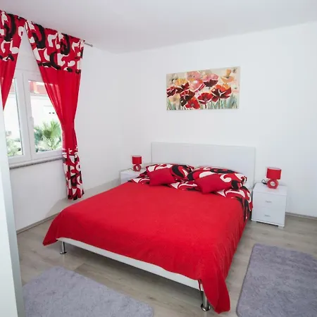 Jomarko - Spacious For 6 In Lägenhet Trogir