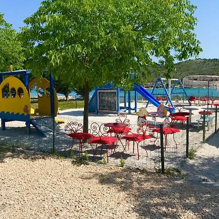 Jomarko - Spacious For 6 In Lägenhet Trogir
